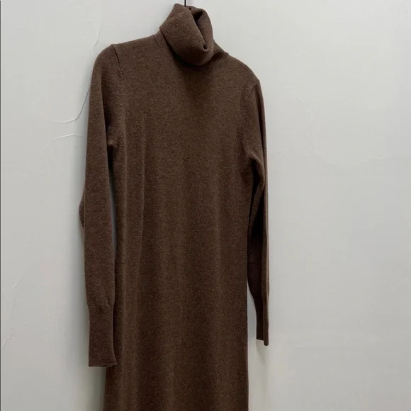 Neiman Marcus Cashmere Turtleneck Sweater Dress - brown - Picture 2 of 6